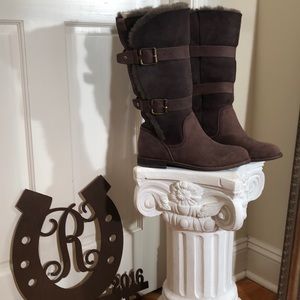 EMU never worn leather boots!!